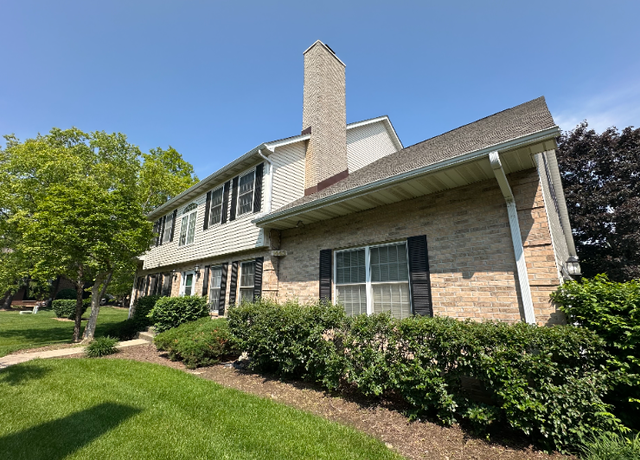 Photo of 1443 Laurel Oaks Dr, Streamwood, IL 60107