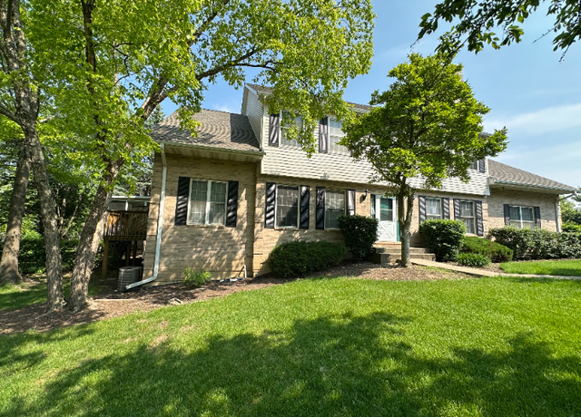 Photo of 1443 Laurel Oaks Dr, Streamwood, IL 60107