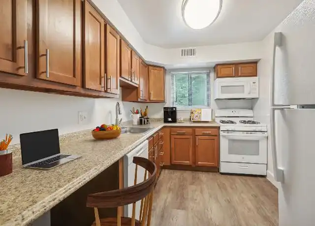 Property at 4808 Hamilton Ave, Baltimore, MD, 21206, 1 bed, 1 bath, [object Object]