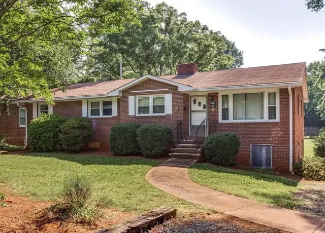 Property at 146 Rosedale Cir, Winston Salem, NC, 27106, 4 beds, 2 baths, [object Object]