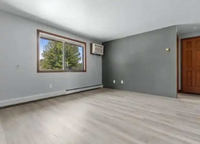 Property at 1530 Moraine Ter Unit 2, Green Bay, WI, 54303, 2 beds, 1 bath, [object Object]