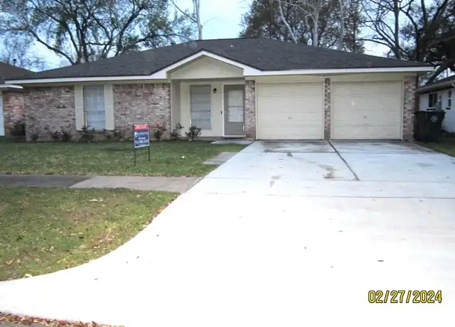 Property at 13615 Elm Ct, Sugar Land, TX, 77498, 3 beds, 2 baths, [object Object]