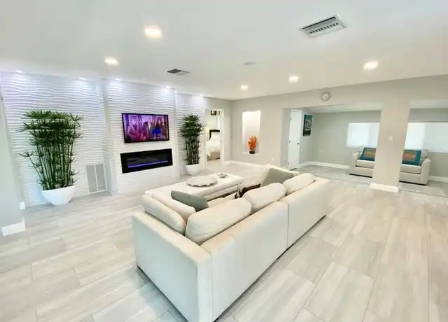 Property at 1004 SE 22nd Ave, Pompano Beach, FL, 33062, 4 beds, 3 baths, [object Object]