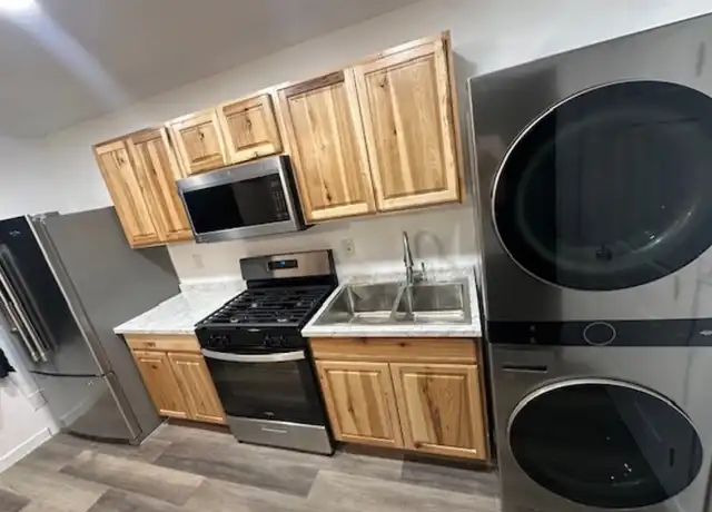 Property at 214 S Park Ave, Aztec, NM, 87410, 1 bed, 1 bath, [object Object]