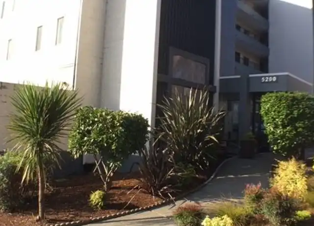 Property at 5200 University Way NE Unit 503, Seattle, WA, 98105, 2 beds, 1 bath, [object Object]