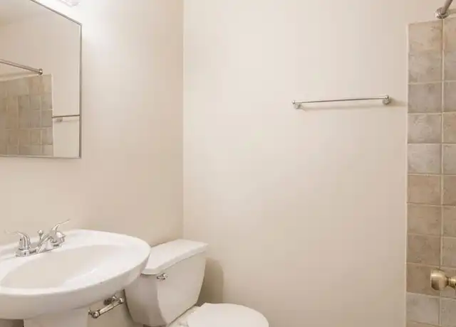 Property at 3040 Pleasant Ave Unit 201, Minneapolis, MN, 55408, 2 beds, 1 bath, [object Object]