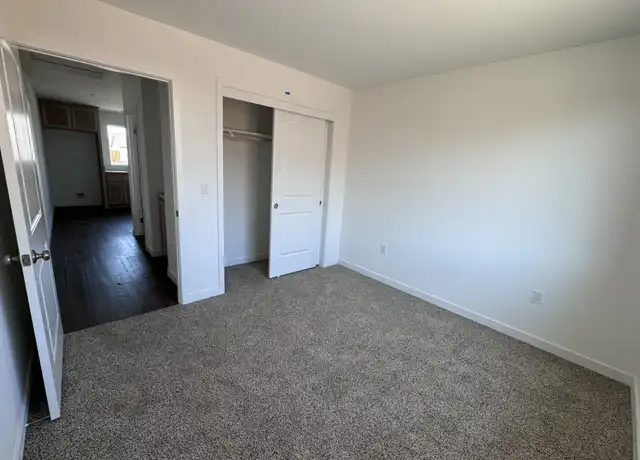 Property at 810 Byron Bay Dr Unit 1, Bakersfield, CA, 93307, 1 bed, 1 bath, [object Object]