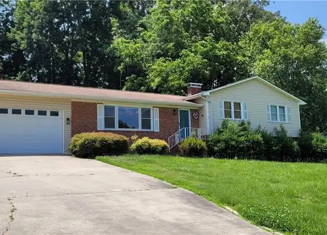 Property at 3817 Beverly Hills Dr, High Point, NC, 27265, 4 beds, 3 baths, [object Object]