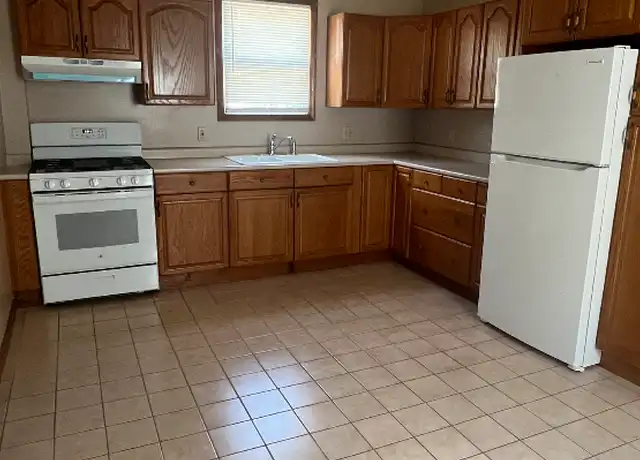 Property at 35 Hoadley St, Naugatuck, CT, 06770, 2 beds, 1 bath, [object Object]