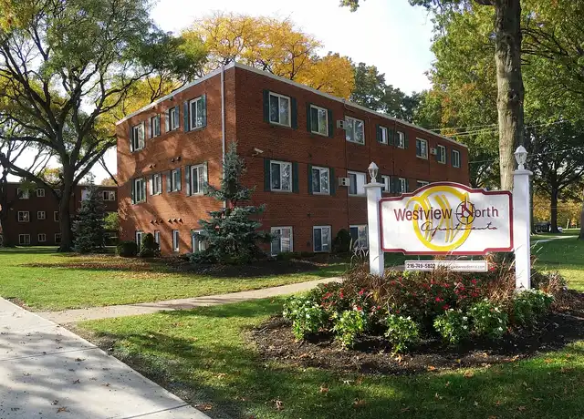 Property at Westview North Apartments - 9750 Westview Dr, Parma, OH, 44129, 1 bed, 1 bath, [object Object]