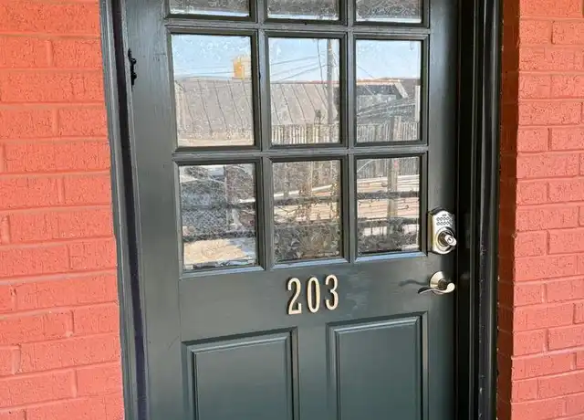 Property at 116 N Indian Aly Unit 203, Winchester, VA, 22601, 1 bed, 1 bath, [object Object]
