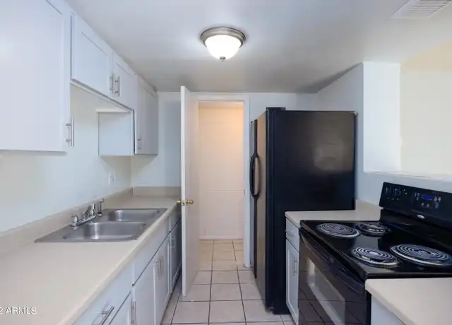 Property at 4624 E Southgate Ave, Phoenix, AZ, 85040, 3 beds, 1 bath, [object Object]