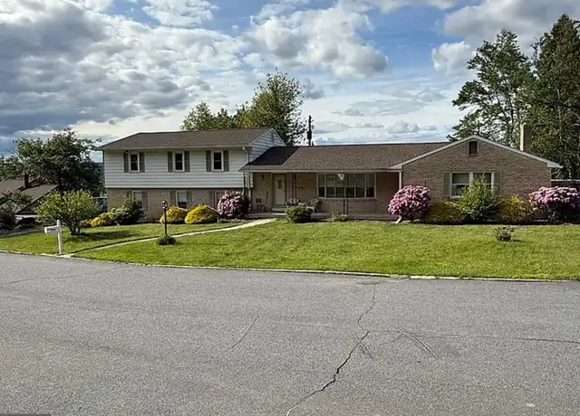 Property at 154 S 24th St, Pottsville, PA, 17901, 3 beds, 2.5 baths, [object Object]