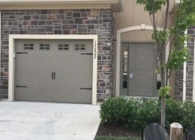 Property at 15828 Valleyview Dr, Overland Park, KS, 66223, 2 beds, 3.5 baths, [object Object]