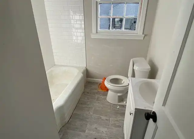 Property at 4886 Woodmont Dr, Jackson, MS, 39206, 3 beds, 2 baths, [object Object]