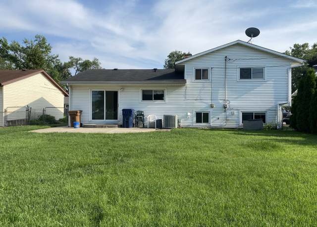 Photo of 10 E Schubert Ave, Glendale Heights, IL 60139