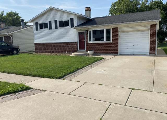 Photo of 10 E Schubert Ave, Glendale Heights, IL 60139