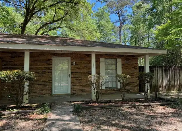 Property at 906 W 11th Ave, Covington, LA, 70433, 3 beds, 2 baths, [object Object]
