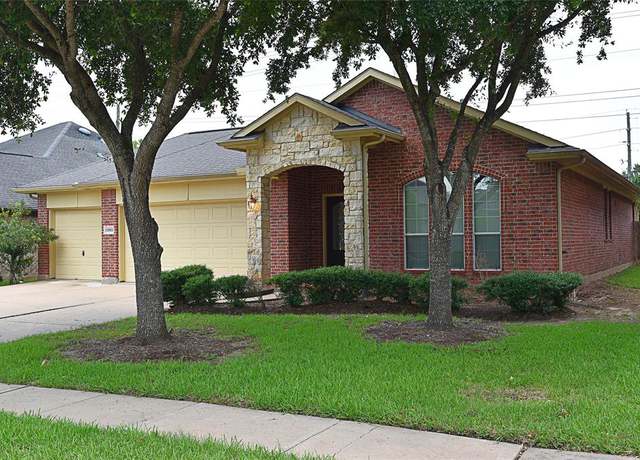 Photo of 12903 Flat Creek Dr, Pearland, TX 77584