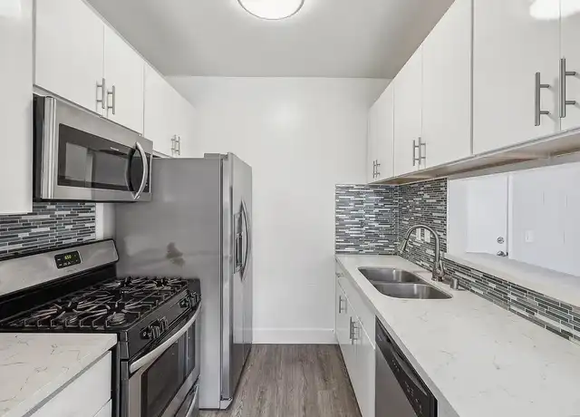 Property at Catalina Apartments - 500 S Catalina St, Los Angeles, CA, 90020, 2 beds, 2 baths, [object Object]