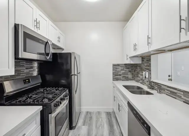 Property at Catalina Apartments - 500 S Catalina St, Los Angeles, CA, 90020, 2 beds, 2 baths, [object Object]