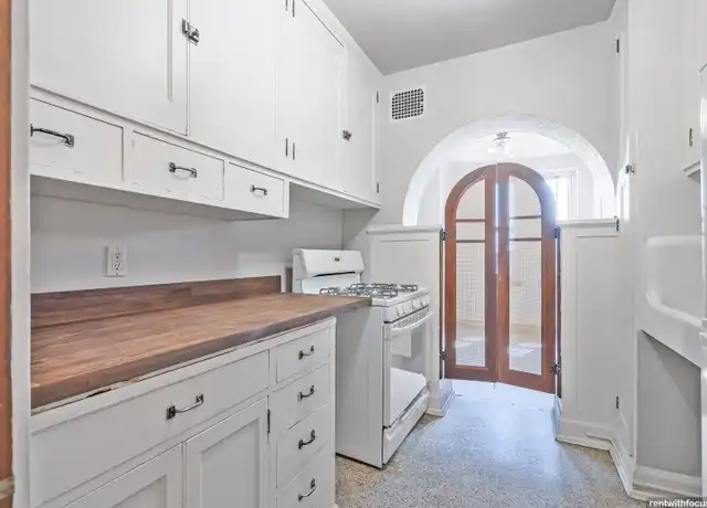 Property at 512 Algoma Blvd Unit 201, Oshkosh, WI, 54901, 2 beds, 1 bath, [object Object]
