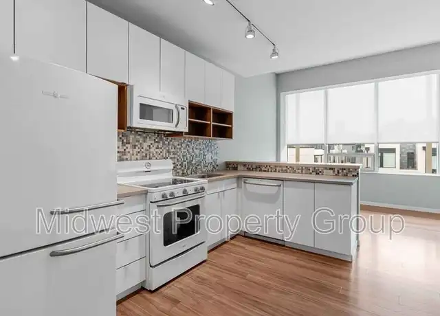 Property at 4100 Lindell Blvd Unit 301, St. Louis, MO, 63108, 2 beds, 1 bath, [object Object]