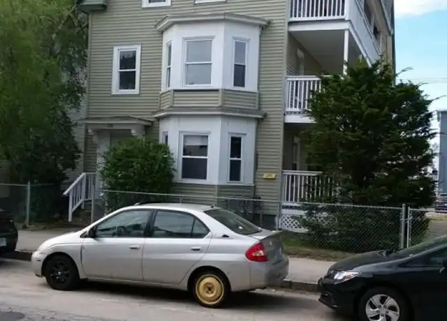 Property at 241 Spruce St, Manchester, NH, 03103, 3 beds, 1 bath, [object Object]