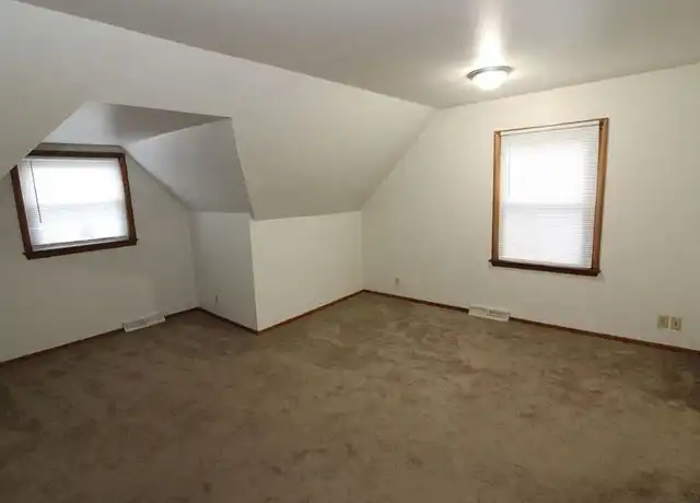Property at 1924 Hayes Ave, Racine, WI, 53405, 1 bed, 1 bath, [object Object]