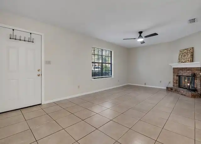 Property at 2137 Victory Garden Ln, Tallahassee, FL, 32301, 2 beds, 1.5 baths, [object Object]