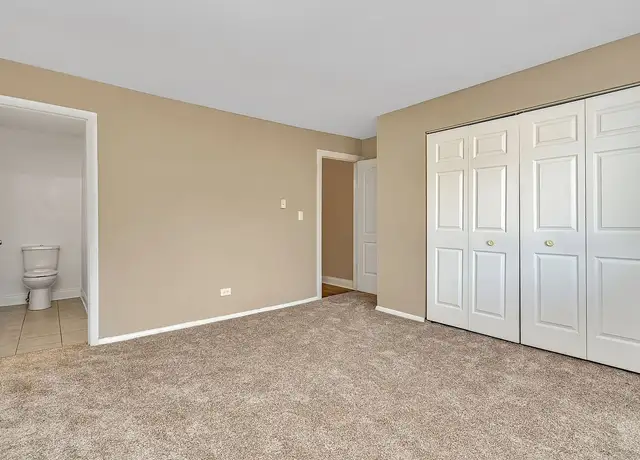 Photo of 313 Hickory St, Mundelein, IL 60060
