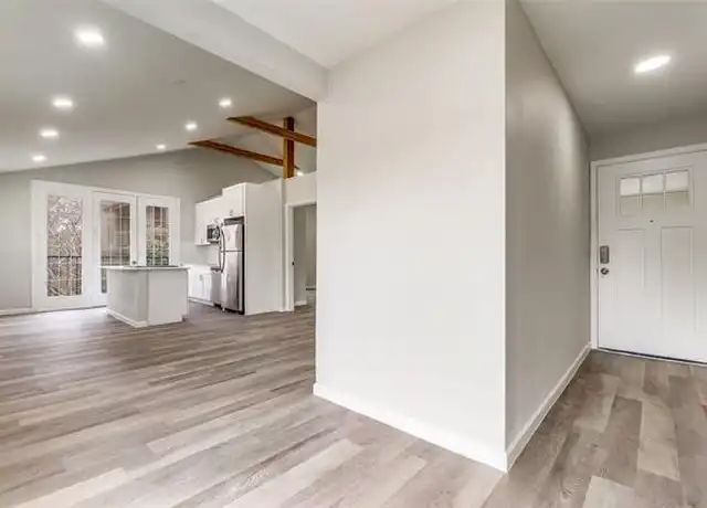 Property at 5444 Gaston Ave Unit 201, Dallas, TX, 75214, 1 bed, 1 bath, [object Object]