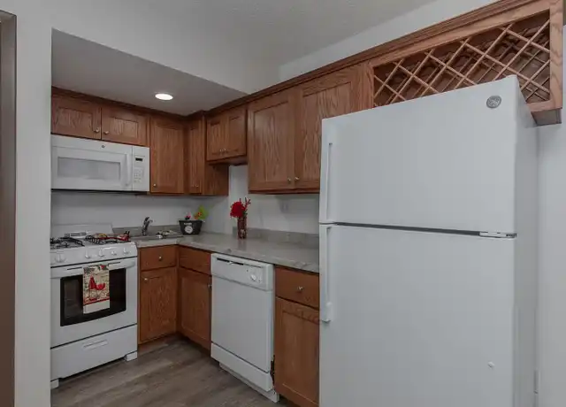 Property at 3540 N Main St Apt 4, Davenport, IA, 52806, 1 bed, 1 bath, [object Object]