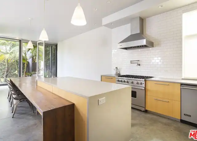 Property at 707 Flower Ave, Venice, CA, 90291, 2 beds, 2.5 baths, [object Object]