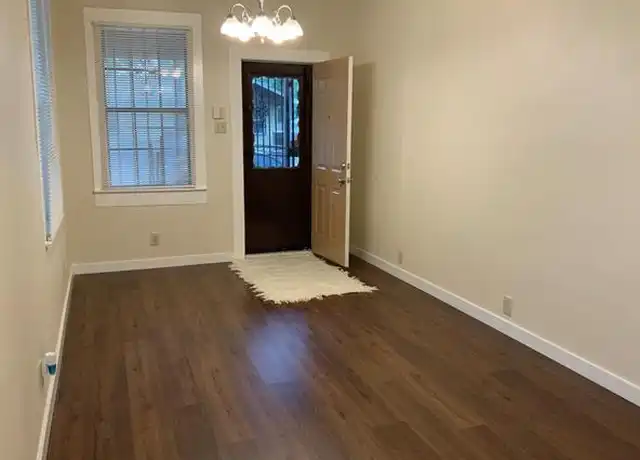 Property at 526 Hatton St, Dallas, TX, 75203, 2 beds, 1 bath, [object Object]