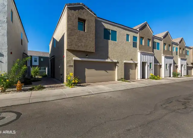 Property at 2268 W Laurie Ln, Phoenix, AZ, 85021, 2 beds, 2.5 baths, [object Object]