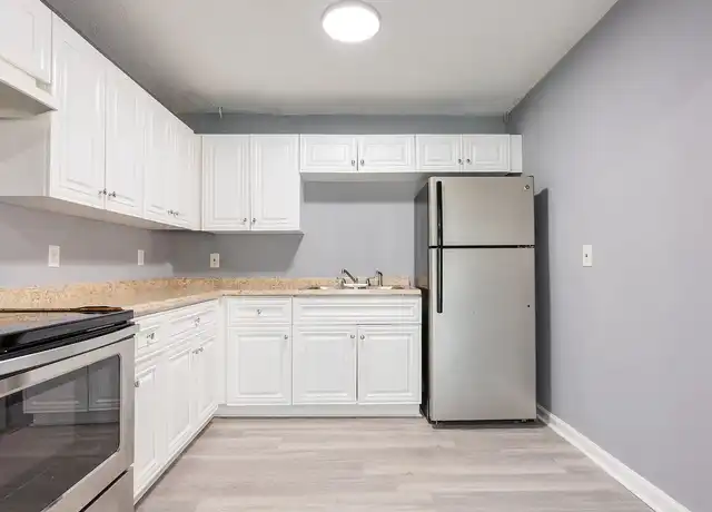 Property at Perimeter 294 Apartments - 294 Brownlee Rd SW, Atlanta, GA, 30311, 2 beds, 1.5 baths, [object Object]