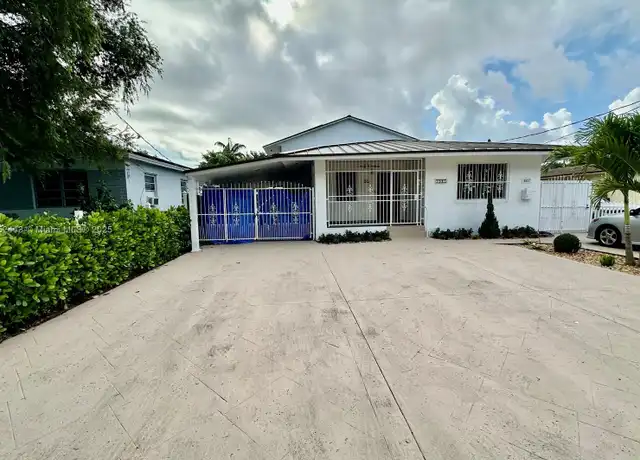 Property at 3525 SW 92nd Ave, Miami, FL, 33165, 5 beds, 2 baths, [object Object]