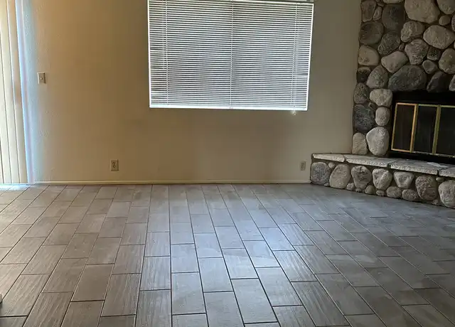 Property at 16247 Viho Rd Unit 4, Apple Valley, CA, 92307, 2 beds, 1 bath, [object Object]