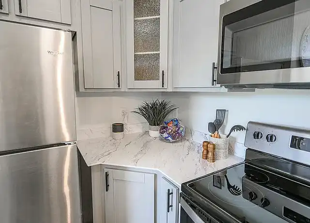 Property at 42 Manor Dr, Greenfield, IN, 46140, 1-2 bed, 1 bath, [object Object]
