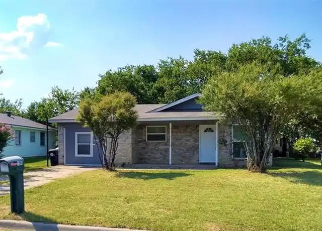 Property at 1008 Scott Dr, Denton, TX, 76205, 3 beds, 1.5 baths, [object Object]
