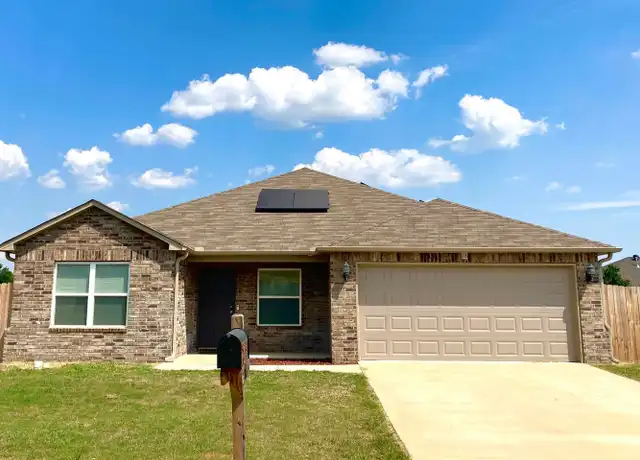 Property at 18 Saunder Dr N, Austin, AR, 72007, 4 beds, 2 baths, [object Object]