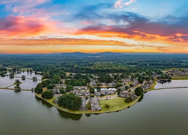 Photo of 1030 Grandeview Blvd, Huntsville, AL 35824