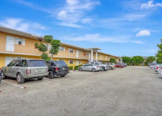 Property at 1501 Crescent Cir Unit C22, West Palm Beach, FL, 33403, 2 beds, 1.5 baths, [object Object]