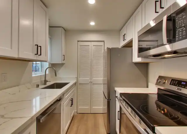 Property at 1301 La Playa St Unit B, San Francisco, CA, 94122, 2 beds, 2 baths, [object Object]
