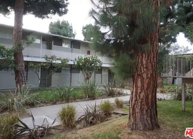 Property at 11131 Rose Ave Unit 17, Los Angeles, CA, 90034, 2 beds, 1 bath, [object Object]