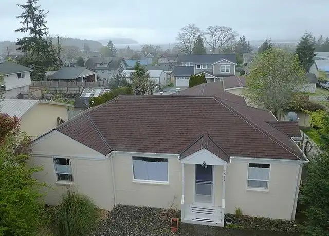 Property at 2013 J Ave Unit B, Anacortes, WA, 98221, 2 beds, 1 bath, [object Object]