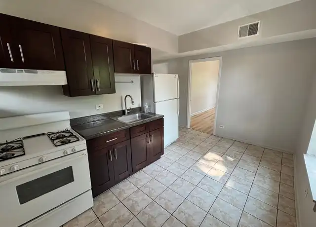 Property at 3803 W Thomas St Unit 2, Chicago, IL, 60651, 2 beds, 1 bath, [object Object]