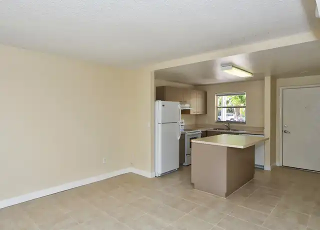 Property at 1250 2nd St, Sarasota, FL, 34236, 2 beds, 1 bath, [object Object]