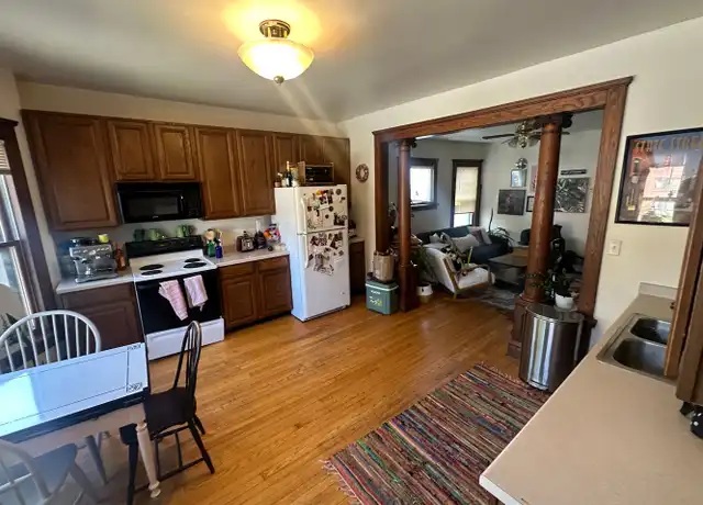 Property at 639 E Johnson St, Madison, WI, 53703, 4 beds, 1 bath, [object Object]